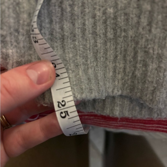 Abercrombie and Fitch Gray Houndstooth Sweater Cozy Vest Winter in Medium - Picture 8 of 8